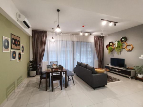 POOLVIEW Geniehome 3BR Free100mbps and Carpark at Utropolis Shah Alam